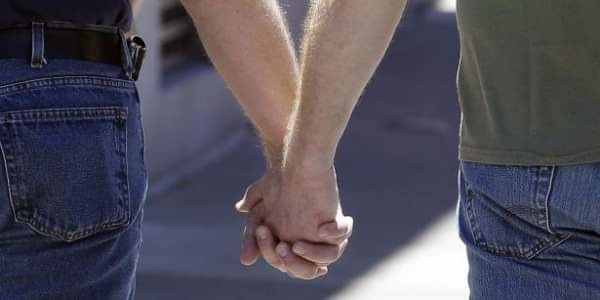"ڤاکسینی کۆرۆنا دەتکاتە هاوڕەگەزباز"