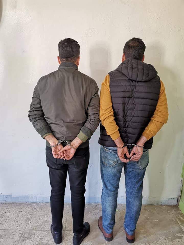دوو کەس دەستگیرکران کە شۆفێرێکیان بۆ دزینی ئۆتۆمبێلەکەی بێهۆشکردبوو