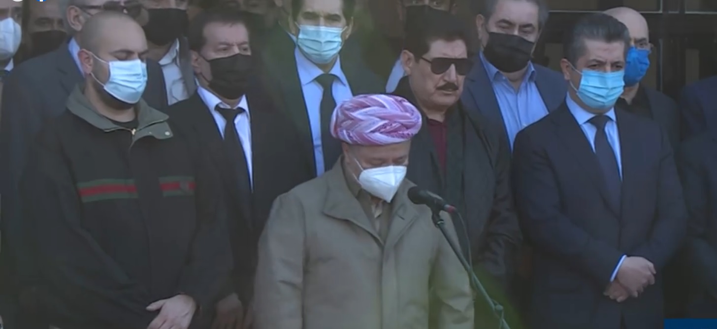 گریانی بە کوڵی سەرۆک بارزانی بۆ مەرگی رۆژ نووری شاوەیس