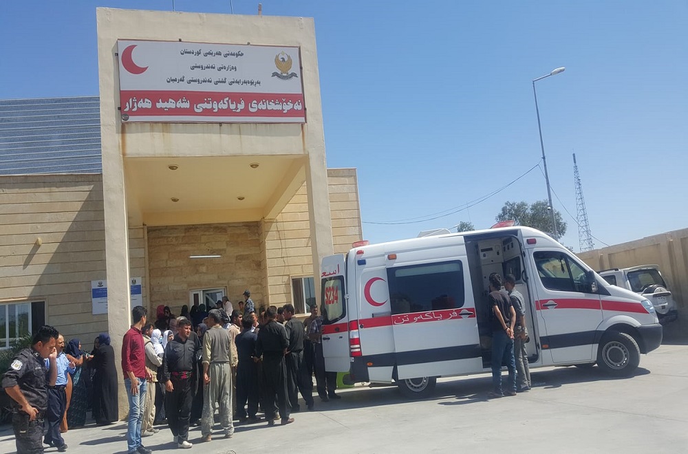 باوکێک بە ھەڵە منداڵەکەی خۆی دەکوژێت
