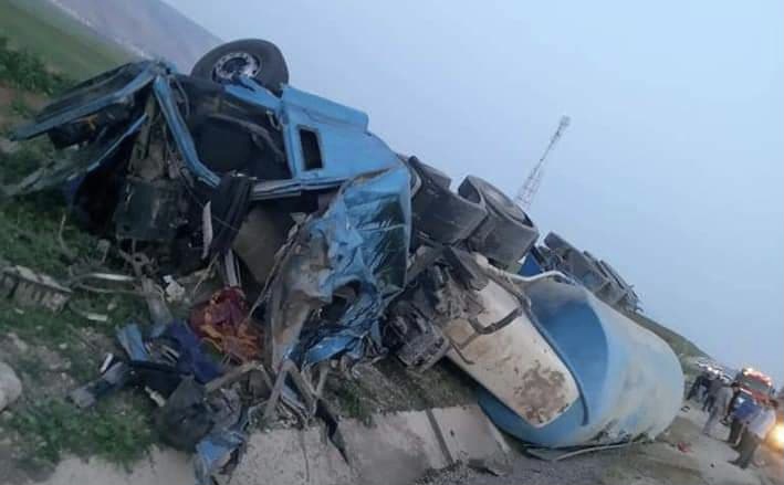 لە ڕووداوێکی ھاتوچۆدا شوفێرێک سەری لە لاشەی جیابۆوە