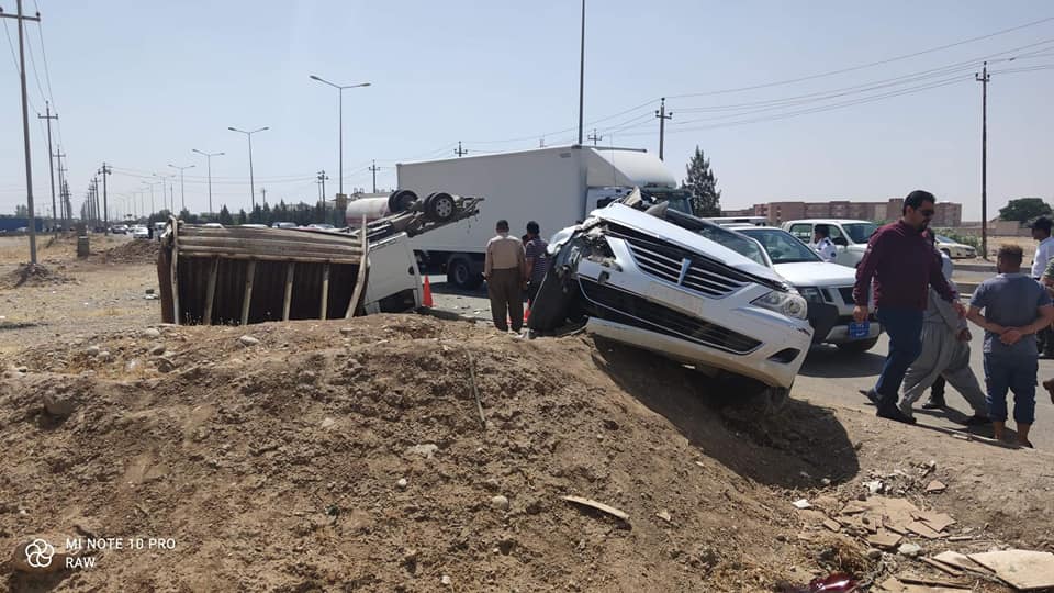 هەولێر.. لە رووداوێکی هاتوچۆدا ئۆتۆمبێلێک دەبێتە دوو پارچەوە