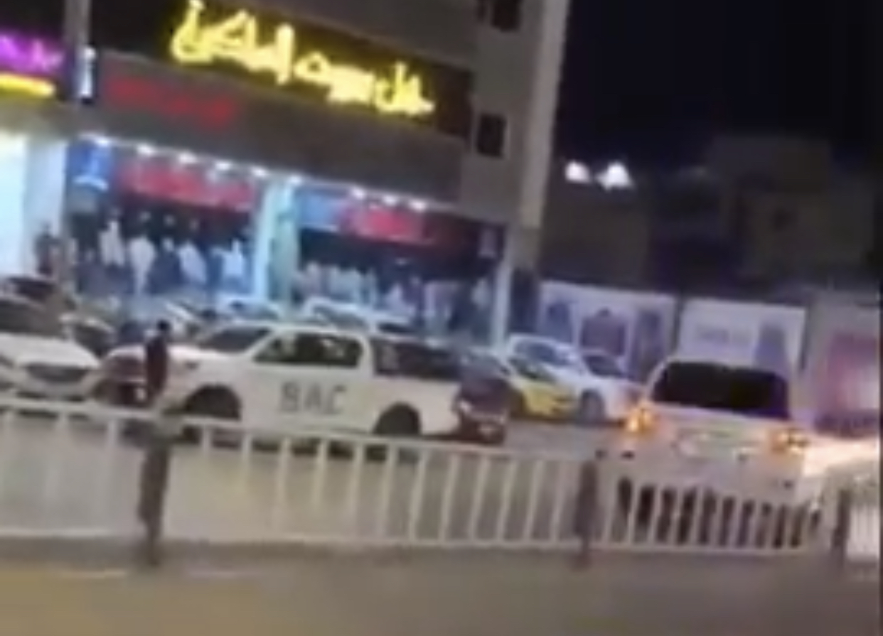 ڤیدیۆ.. کەسێک لە سلێمانی تەقەی هەڕەمەکی دەکات