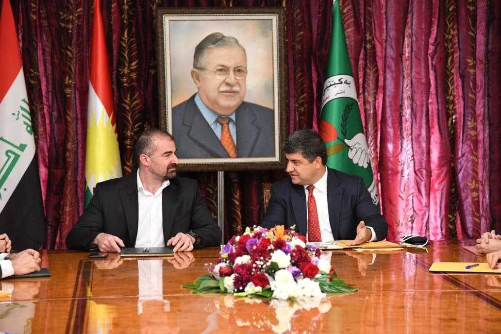 فەرمان؛ ھەموو وێنەکانی بافڵ تاڵەبانی و لاھور جەنگی لادەبرێن