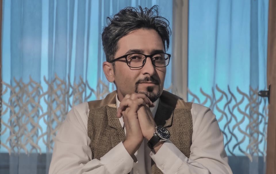 شێخ، لە سەر تەخت و میراتێکی ھەڵە!
