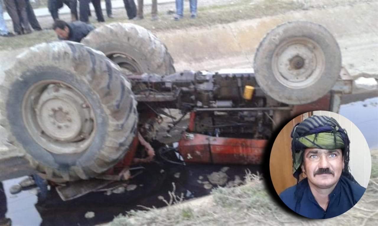 شۆفێرێک دەکەوێتە ژێر تراکتۆرەکەیەوە وگیانلەدەست دەدات