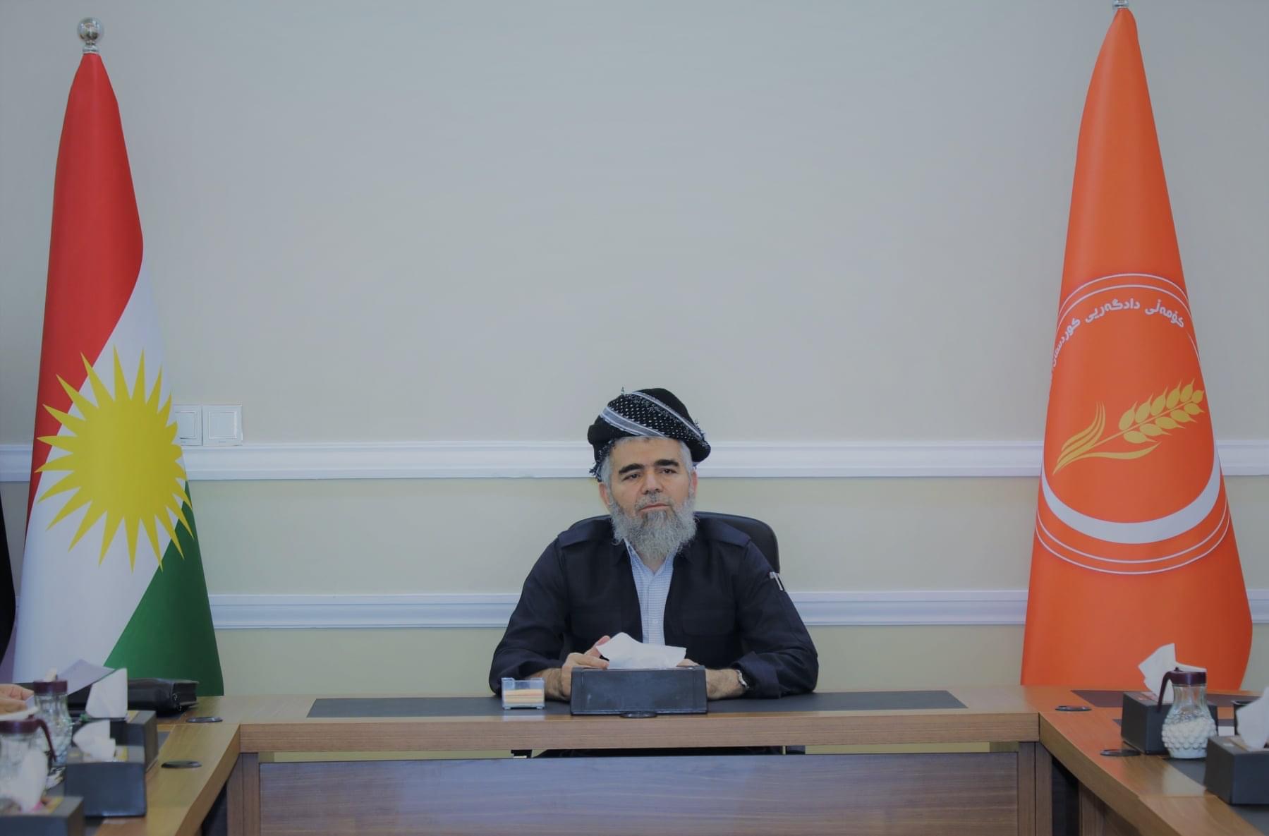 عەلی باپیر لە سەنتەرێکی هۆڵیودسمایل دەرکەوت