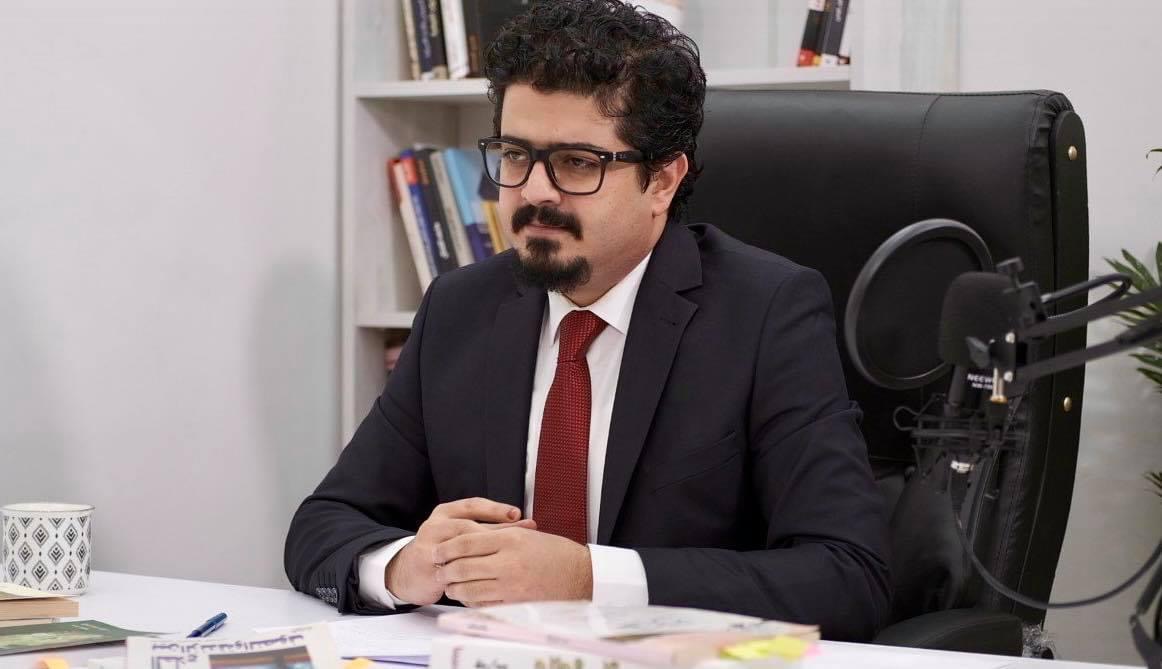 یونس ڕاوی: خودا منداڵی 10 مانگە ناخنکێنێت