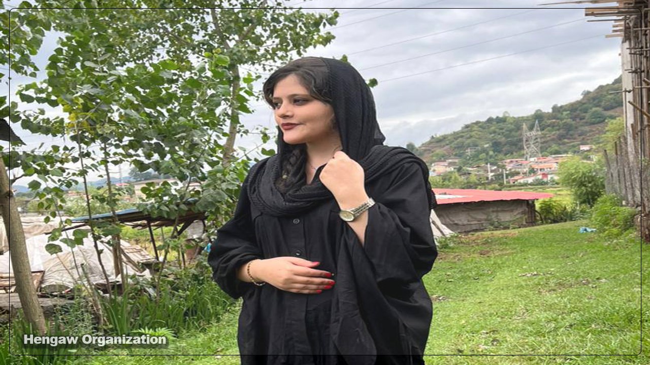رۆژنامەنووسێک لەسەر بڵاوکردنەوەی قسەی باوکی ژینا ئەمینی سزا دەدرێت