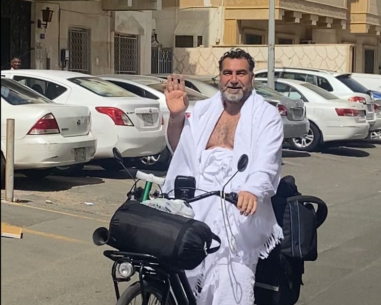 دوای 73رۆژ بە پاسکیل گەیشتە مەککە و لەوێ مرد