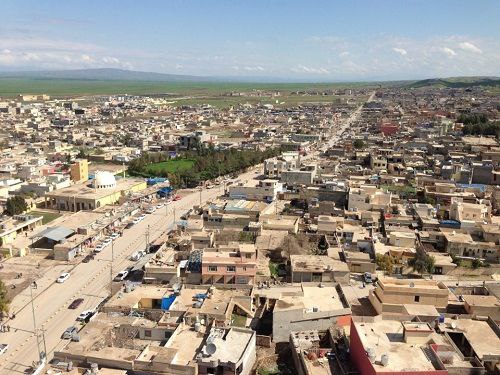پیاوێک لە بەردەڕەش بەشێوەیەکی سەیر خۆی دەکوژێت