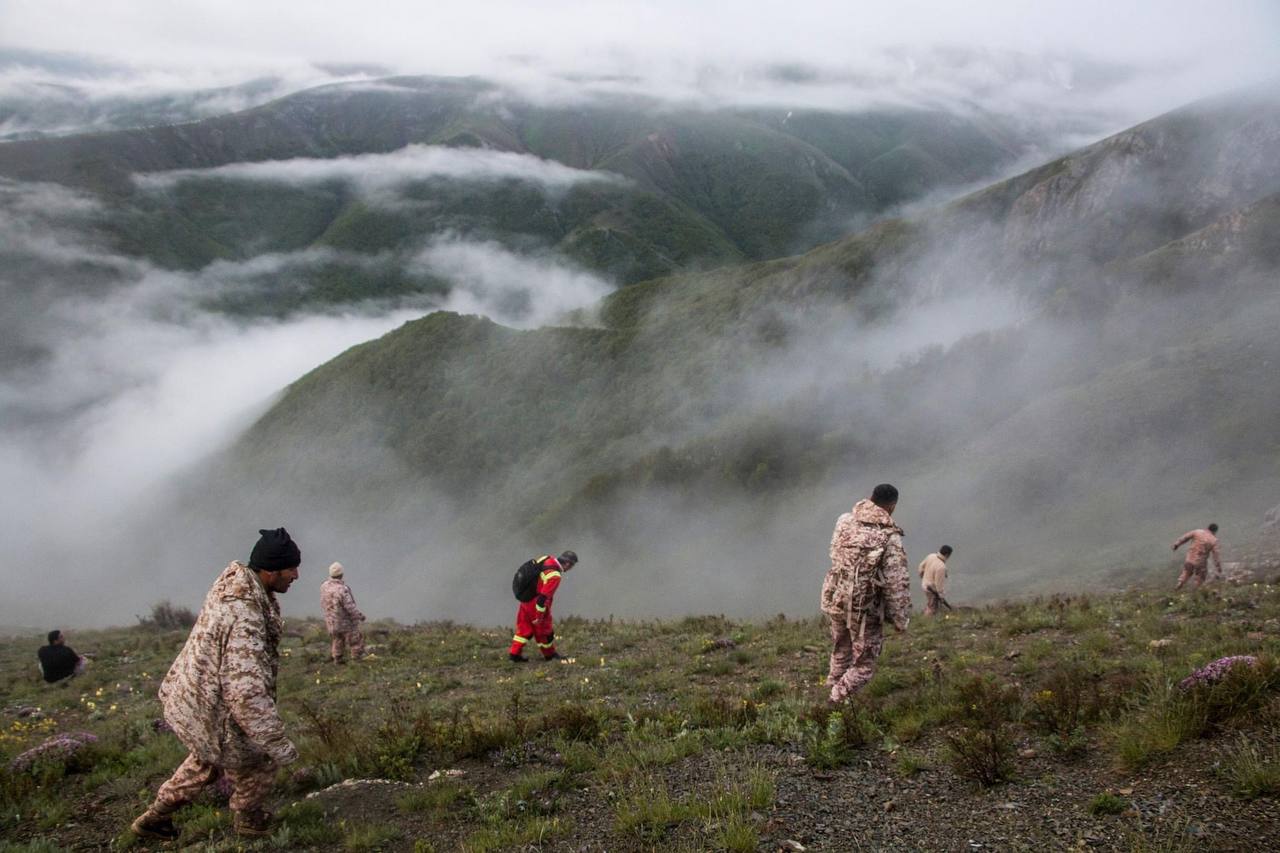ئێران و تورکیا لەبارەی دۆزینەوەی هێلیکۆپتەری ڕەئیسی دژبەیەک دەوەستنەوە