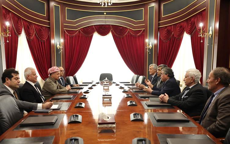 سەرۆک بارزانی لەگەڵ سێ پارتی باكووری کوردستان تاوتوێی پرۆسەی ئاشتی دەکات
