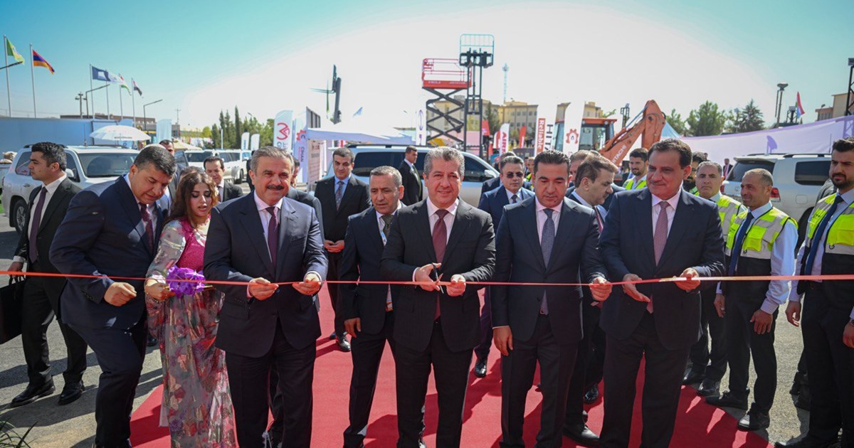 مەسرور بارزانی یەکەمین پێشانگەی نێودەوڵەتیی لە زاخۆ كردەوە