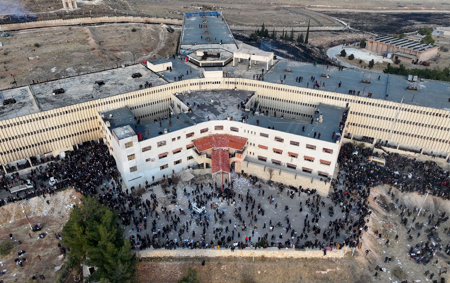 زیندانەکانی ئەسەد سەرلەنوێ پڕ دەبنەوە لە زیندانی