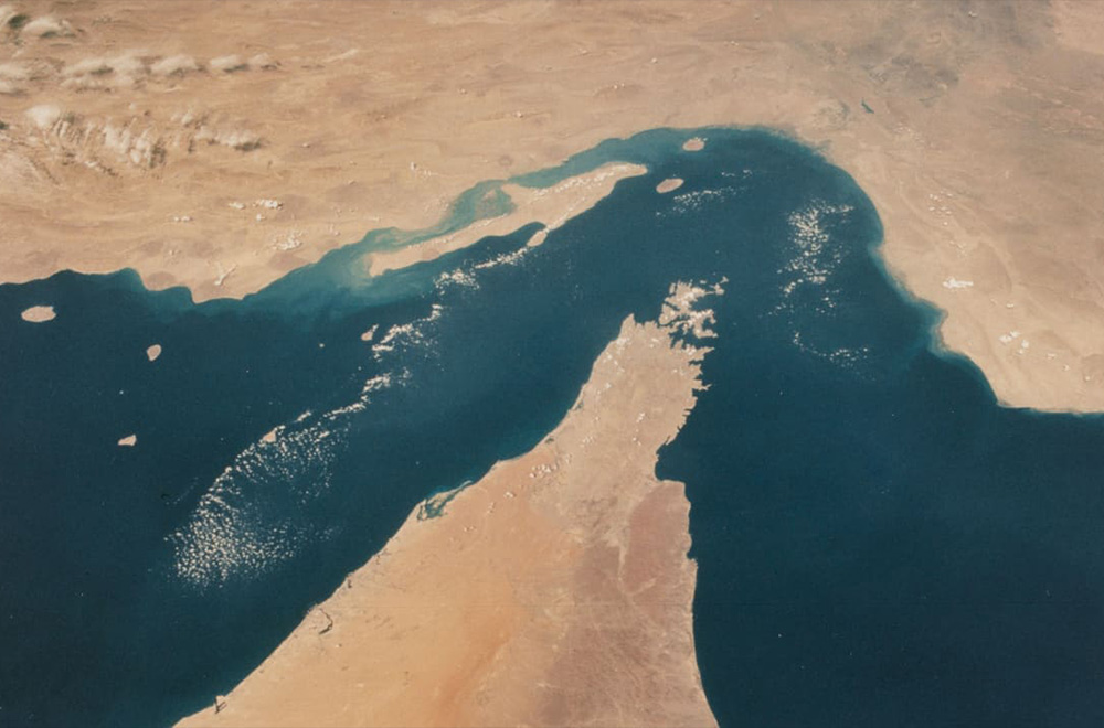 مەترسییەکانی داخستنی گەرووی هورمز؛ ئابووریی عێراق و مووچەی فەرمانبەران لە لێواری کارەساتدایە