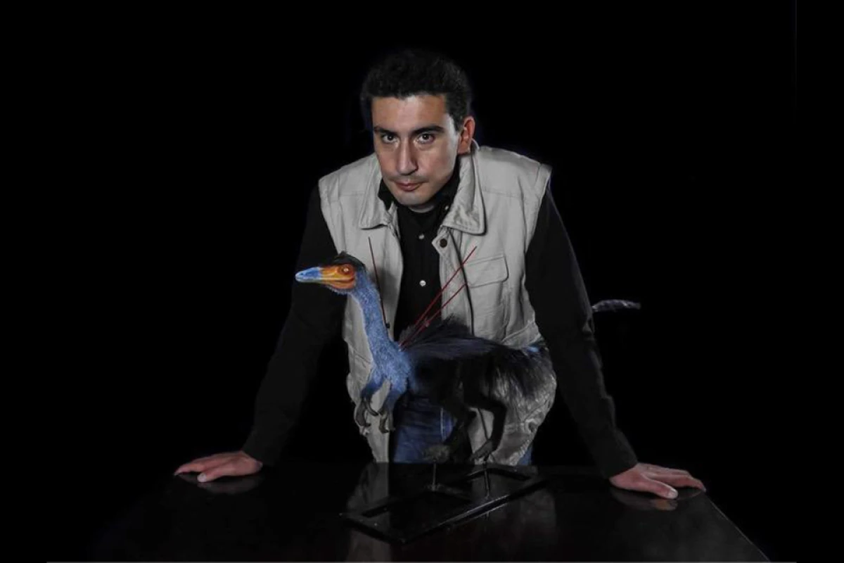 پەیکەری دایناسۆرێک دۆزراوەتەوە کە ئەوەندەی مریشکێکە