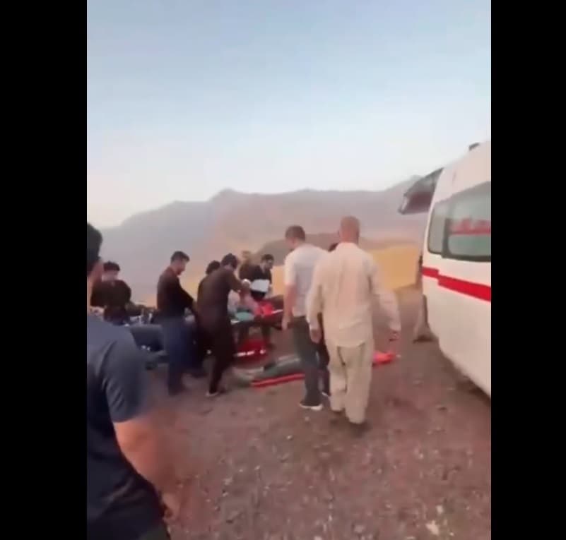 دوو پەڕەشووتەوان کەوتنە خوارەوە