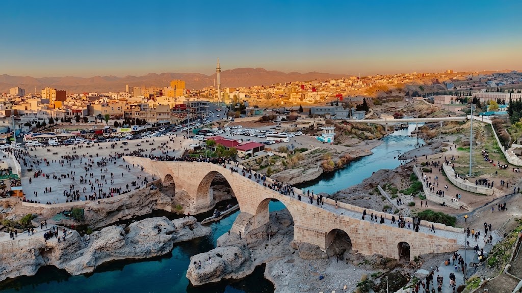 مەرجی سەرەکی کارکردن لە زاخۆ زمانی کوردییە
